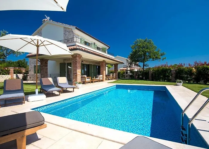 فيلة Luxury Nika