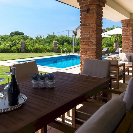 Villa Luxury Nika *